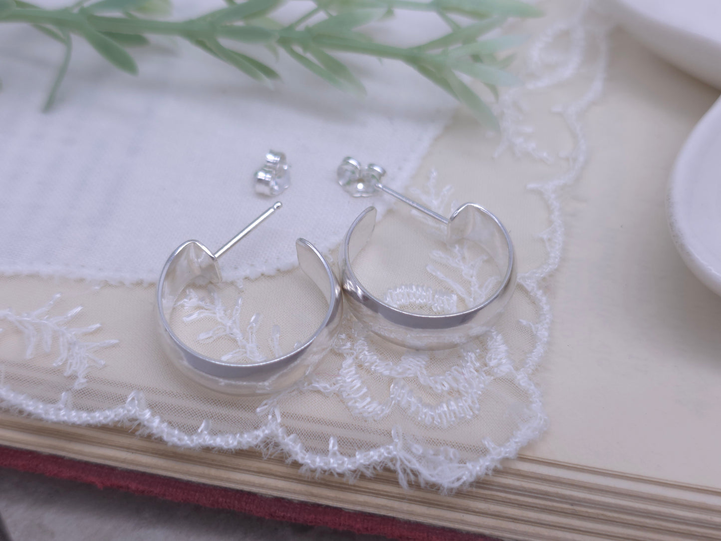 3/4" Sterling Silver Wide Curved Hoop Earrings