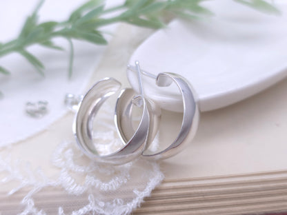 3/4" Sterling Silver Wide Curved Hoop Earrings