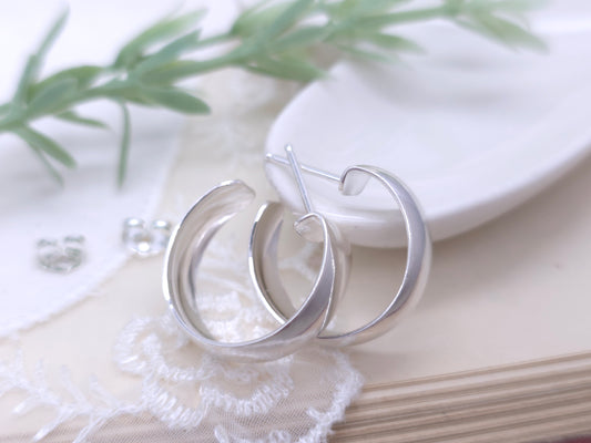 3/4" Sterling Silver Wide Curved Hoop Earrings