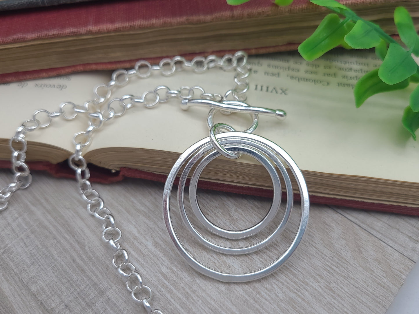 Large Chunky Sterling Silver Circle Front Clasp Necklace / Hammered Disc