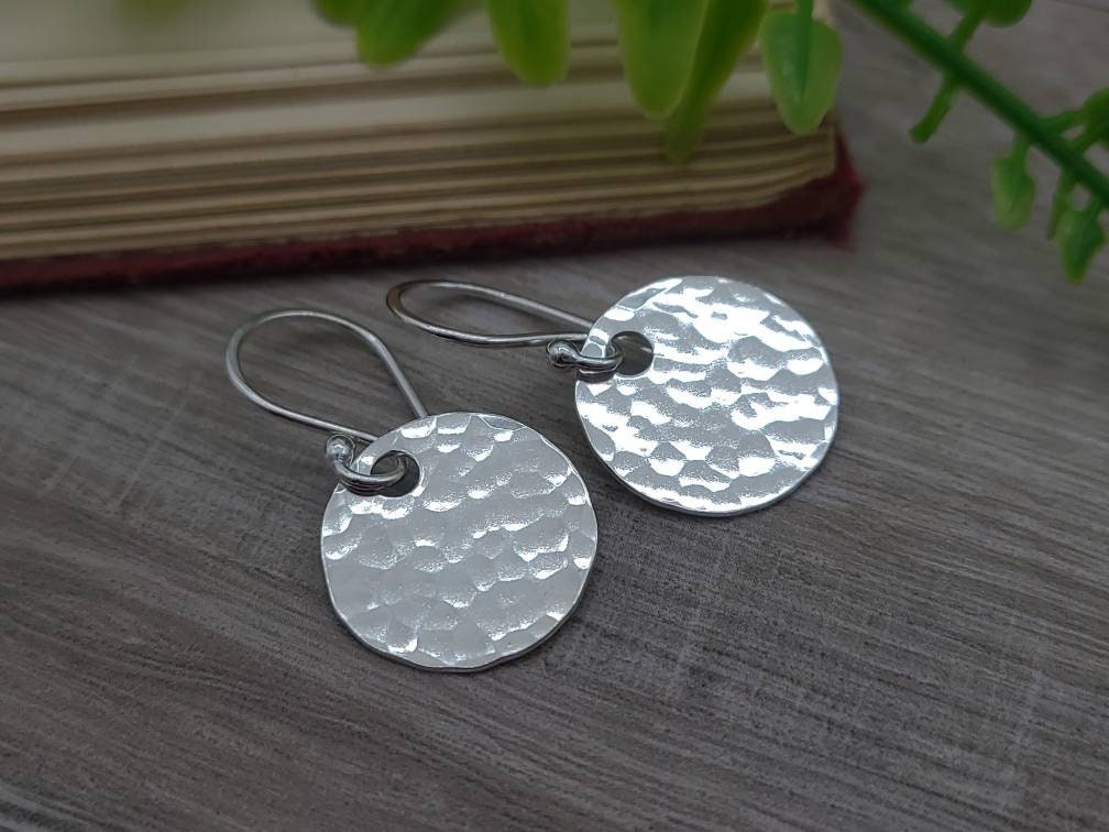 Sterling Hammered Disc Earrings / Everyday Staple