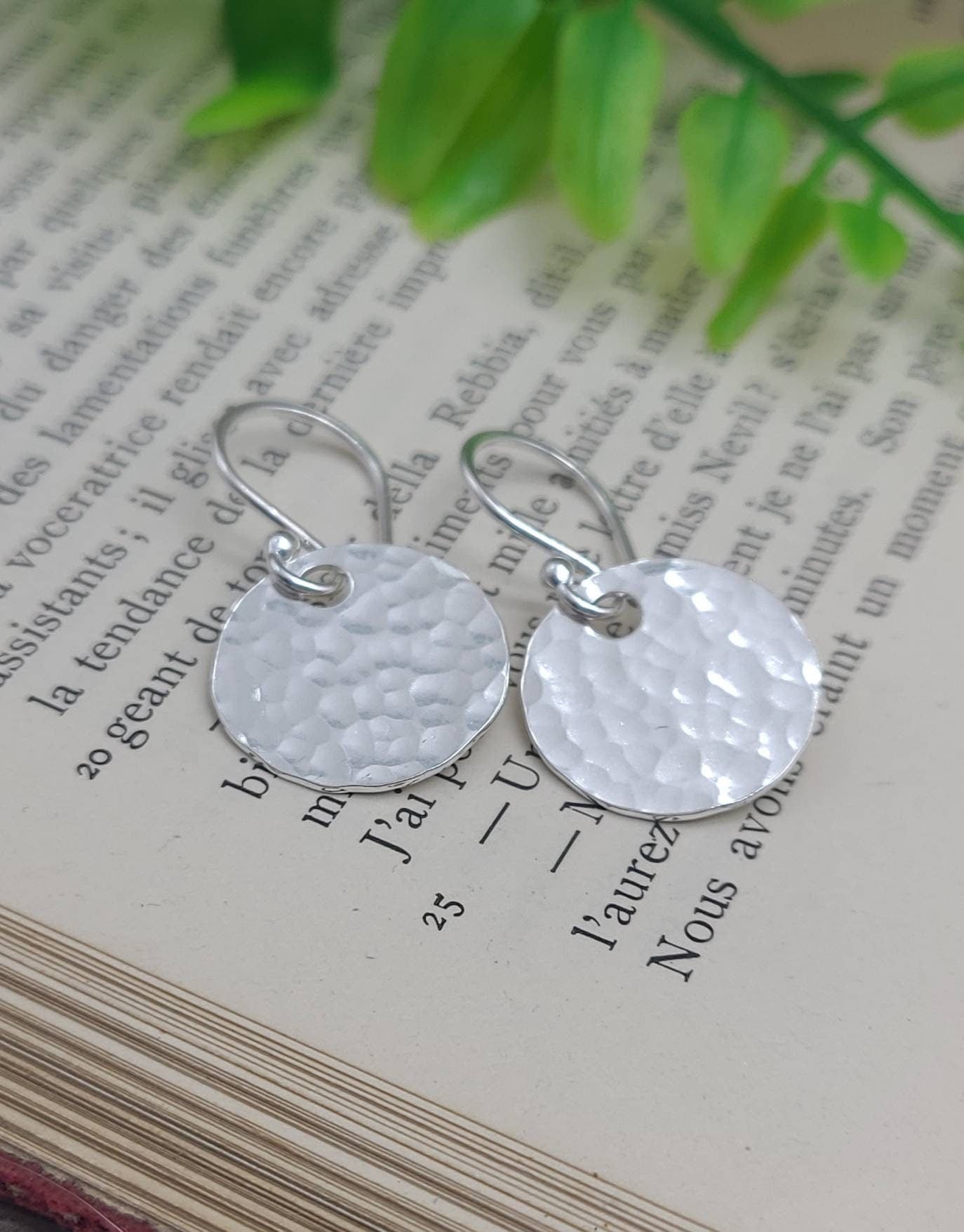 Sterling Hammered Disc Earrings / Everyday Staple