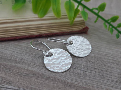 Sterling Hammered Disc Earrings / Everyday Staple