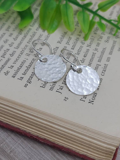 Sterling Hammered Disc Earrings / Everyday Staple